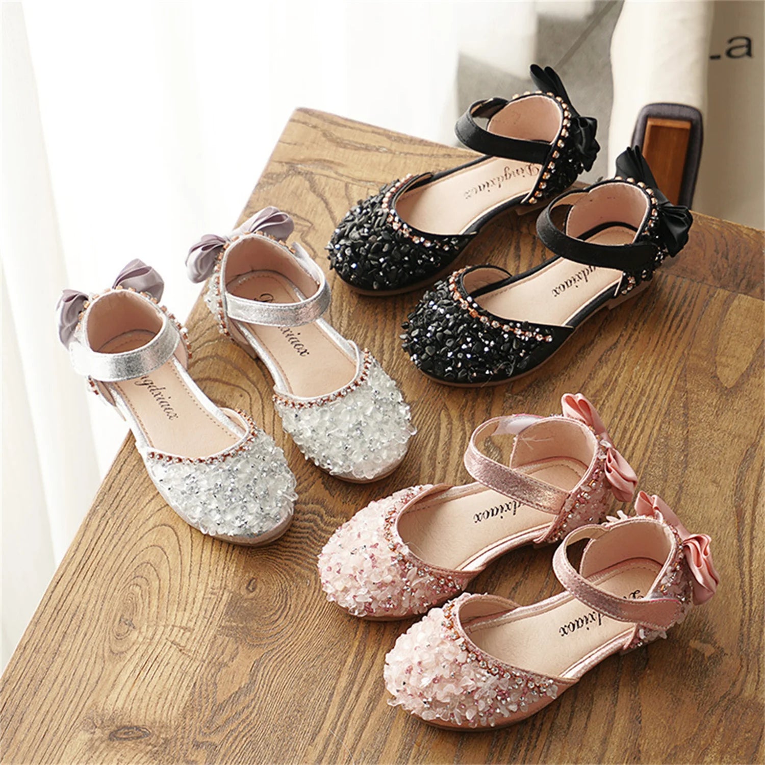 2025 Summer New Korean Water Diamond Soft Sole Girls' Half Sandals Princess Shoes Children's Shoes Spring Girls' Leather Shoes